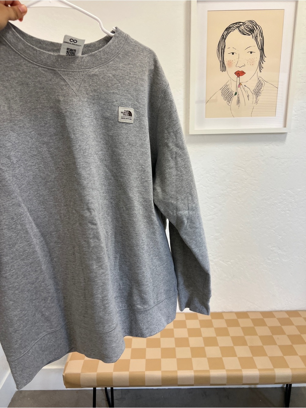 The North Face women’s Heather Gray Crewneck Sweatshirt - Picture 11 of 12